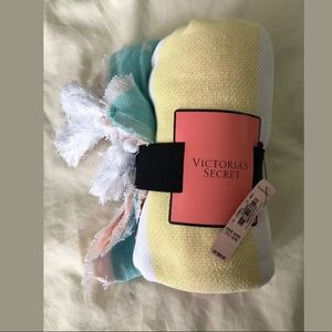 VICTORIA'S SECRET WHITE & PASTEL STRIPES TOWEL